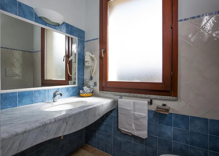 Cala Luas קרדדו